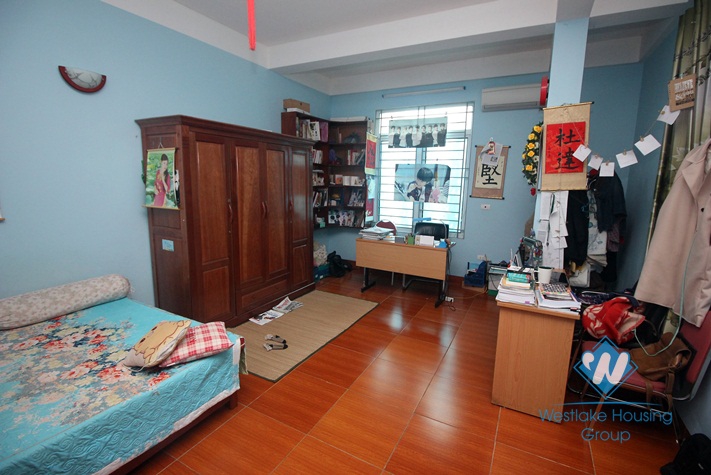 A house for rent near Hoang hoa tham, Thuy khue area
